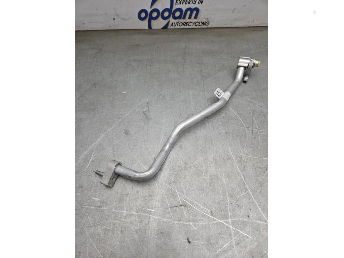 Luftkonditioneringsledning från en Ford Fiesta 7 1.0 EcoBoost 12V Hybrid 125 2022