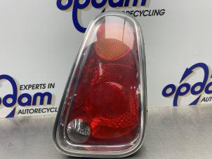 Begagnade Baklykta, höger BMW Mini One/Cooper (R50) 1.6 16V Cooper Pris € 35,00 Marginaltabell erbjuds av Gebr Opdam B.V.