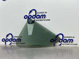 Begagnade Sidofönster, vänster höger bak Opel Agila (B) 1.0 12V Pris € 30,00 Marginaltabell erbjuds av Gebr Opdam B.V.