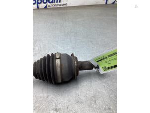 Gebruikte Aandrijfas links-voor Mazda CX-3 (DJ/DK) 2.0 SkyActiv-G 121 Prijs € 125,00 Margeregeling aangeboden door Gebr Opdam B.V.