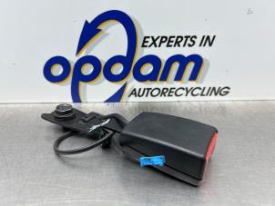 Begagnade Främre bältesspänne, höger Mitsubishi Colt (Z2/Z3) 1.3 16V Pris € 25,00 Marginaltabell erbjuds av Gebr Opdam B.V.