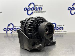 Gebruikte Dynamo Volkswagen Transporter T5 2.5 TDi PF Prijs € 90,00 Margeregeling aangeboden door Gebr Opdam B.V.