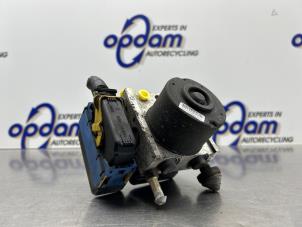 Begagnade ABS-pump Opel Agila (A) 1.0 12V Twin Port Pris € 75,00 Marginaltabell erbjuds av Gebr Opdam B.V.