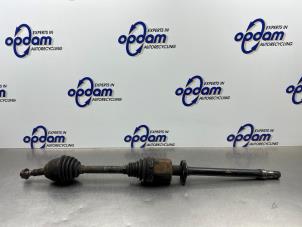 Begagnade Drivaxel, höger fram Opel Zafira (M75) 2.2 16V Direct Ecotec Pris € 100,00 Marginaltabell erbjuds av Gebr Opdam B.V.