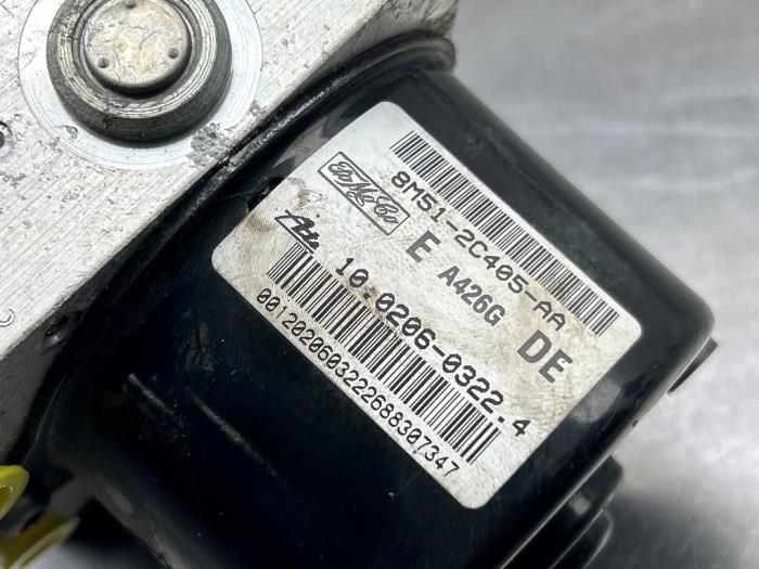 ABS Pomp van een Ford C-Max (DM2) 1.8 16V 2008