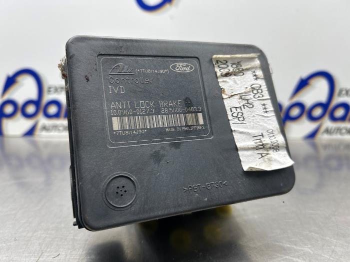 ABS Pomp van een Ford C-Max (DM2) 1.8 16V 2008