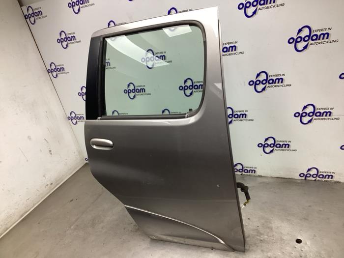 Portier 4Deurs rechts-achter van een Toyota Yaris Verso (P2) 1.3 16V 2004