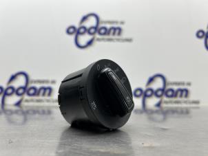 Begagnade Ljusbrytare Volkswagen Polo V (6R) 1.4 TDI 12V 90 Pris € 25,00 Marginaltabell erbjuds av Gebr Opdam B.V.