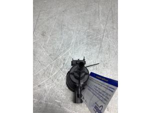 Begagnade Vakuumventil Mercedes GLA AMG (156.9) 2.0 45 AMG Turbo 16V Pris € 20,00 Marginaltabell erbjuds av Gebr Opdam B.V.