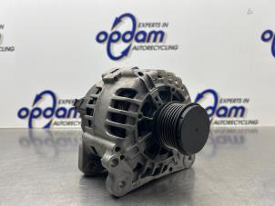 Gebruikte Alternator Volkswagen Golf IV (1J1) 2.3 V5 GTI Prijs € 100,00 Margeregeling aangeboden door Gebr Opdam B.V.