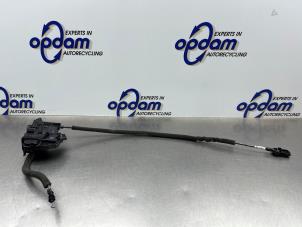 Gebruikte Portierslot Mechaniek 2deurs rechts Smart Fortwo Coupé (453.3) 1.0 12V Prijs € 60,00 Margeregeling aangeboden door Gebr Opdam B.V.