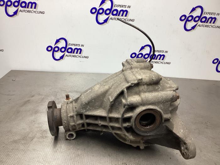 Bakre differential från en Mercedes-Benz ML I (163) 270 2.7 CDI 20V 2002