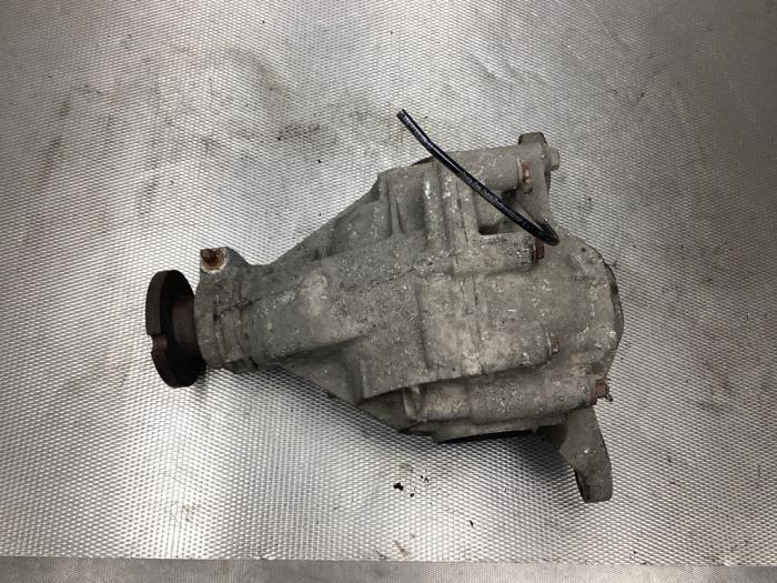 Bakre differential från en Mercedes-Benz ML I (163) 270 2.7 CDI 20V 2002