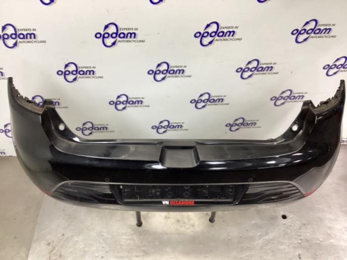 Bakre stötfångare från en Renault Clio IV (5R) 0.9 Energy TCE 90 12V 2013