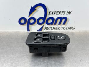 Begagnade Brytare, eldrivna fönster Lancia Ypsilon (843) 1.2 Pris € 50,00 Marginaltabell erbjuds av Gebr Opdam B.V.