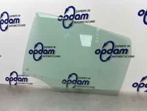 Begagnade Dörrfönster, 4-dörrars, höger bak Mercedes B (W245) 1.7 B-180 16V Pris € 50,00 Marginaltabell erbjuds av Gebr Opdam B.V.