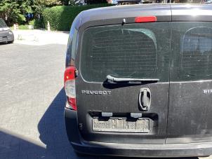 Używane Tylne drzwi samochodu dostawczego Peugeot Bipper (AA) 1.4 HDi Cena € 150,00 Procedura marży oferowane przez Gebr Opdam B.V.