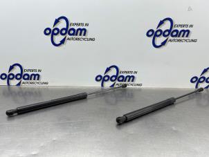 Begagnade Set med gasfjädrar, baklucka Mercedes B (W245) 1.7 B-180 16V Pris € 25,00 Marginaltabell erbjuds av Gebr Opdam B.V.