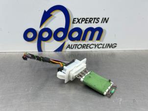 Begagnade Motstånd, kupéfläkt Mercedes B (W245) 1.7 B-180 16V Pris € 25,00 Marginaltabell erbjuds av Gebr Opdam B.V.