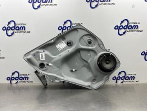 Begagnade Fönstermekanism för bakre dörr, 4-dörrars, vänster Mercedes B (W245) 1.7 B-180 16V Pris € 50,00 Marginaltabell erbjuds av Gebr Opdam B.V.