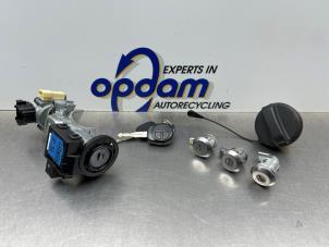 Gebruikte Set Cilindersloten (compleet) Suzuki Alto 1.0 12V Prijs € 100,00 Margeregeling aangeboden door Gebr Opdam B.V.