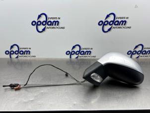 Używane Lusterko zewnetrzne lewe Peugeot 207/207+ (WA/WC/WM) 1.4 Cena € 50,00 Procedura marży oferowane przez Gebr Opdam B.V.