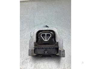 Begagnade Motorfäste Skoda Fabia III Combi (NJ5) 1.0 TSI 12V Pris € 20,00 Marginaltabell erbjuds av Gebr Opdam B.V.