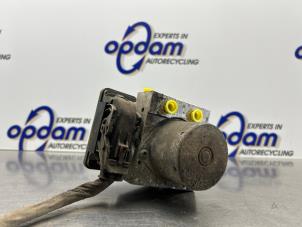 Używane Pompa ABS Kia Cee'd (EDB5) 1.4 CVVT 16V Cena € 125,00 Procedura marży oferowane przez Gebr Opdam B.V.