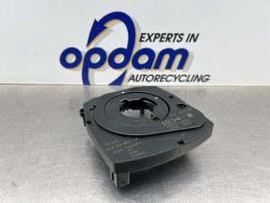 Gebruikte Gier sensor Renault Vel Satis (BJ) 3.5 V6 24V Autom. Prijs € 50,00 Margeregeling aangeboden door Gebr Opdam B.V.