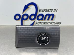 Begagnade Start/stopp-brytare Renault Vel Satis (BJ) 3.5 V6 24V Autom. Pris € 25,00 Marginaltabell erbjuds av Gebr Opdam B.V.