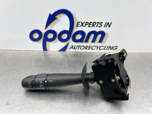 Begagnade Indikatorbrytare Renault Vel Satis (BJ) 3.5 V6 24V Autom. Pris € 35,00 Marginaltabell erbjuds av Gebr Opdam B.V.