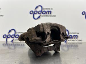 Gebruikte Remklauw (Tang) rechts-achter Renault Vel Satis (BJ) 3.5 V6 24V Autom. Prijs € 50,00 Margeregeling aangeboden door Gebr Opdam B.V.