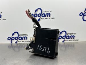 Begagnade Säkringsbox Renault Megane II Grandtour (KM) 1.4 16V Pris € 125,00 Marginaltabell erbjuds av Gebr Opdam B.V.