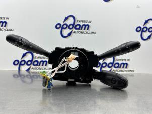 Gebruikte Schakelaar Stuurkolom (licht) Peugeot 206 (2A/C/H/J/S) 1.4 XR,XS,XT,Gentry Prijs € 125,00 Margeregeling aangeboden door Gebr Opdam B.V.