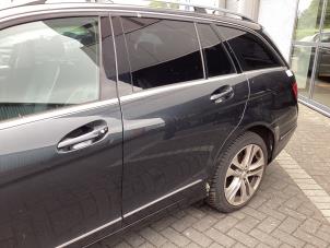 Gebruikte Portier 4Deurs links-achter Mercedes C Estate (S204) 1.6 C-180 16V BlueEfficiency Prijs € 275,00 Margeregeling aangeboden door Gebr Opdam B.V.