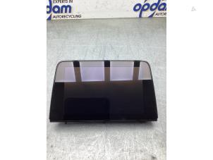 Używane Wyswietlacz jednostki multimedialnej Ford Focus 4 1.0 Ti-VCT EcoBoost 12V 125 Cena € 250,00 Procedura marży oferowane przez Gebr Opdam B.V.