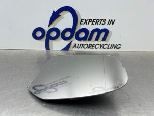 Begagnade Spegelglas, vänster Mercedes B (W245) 1.7 B-170 16V Pris € 20,00 Marginaltabell erbjuds av Gebr Opdam B.V.