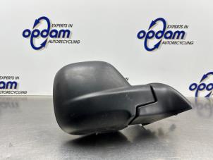 Używane Lusterko zewnetrzne prawe Peugeot Partner (GC/GF/GG/GJ/GK) 1.6 BlueHDI 75 Cena € 100,00 Procedura marży oferowane przez Gebr Opdam B.V.