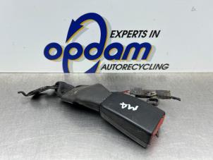 Gebruikte Veiligheidsgordel Insteek midden-achter BMW 5 serie (F10) 535d 24V Prijs € 25,00 Margeregeling aangeboden door Gebr Opdam B.V.