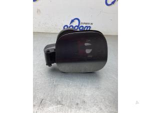 Używane Pokrywa wlewu paliwa Ford Focus 4 1.0 Ti-VCT EcoBoost 12V 125 Cena € 35,00 Procedura marży oferowane przez Gebr Opdam B.V.