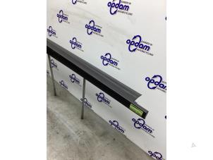 Begagnade Sidokjol, höger Ford Focus 4 1.0 Ti-VCT EcoBoost 12V 125 Pris € 80,00 Marginaltabell erbjuds av Gebr Opdam B.V.