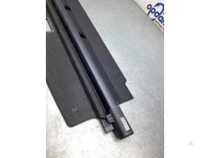 Używane Plandeka przedzialu bagazowego Skoda Fabia II Combi 1.2 TSI Cena € 75,00 Procedura marży oferowane przez Gebr Opdam B.V.