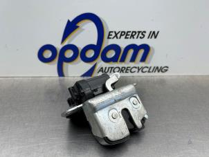 Używane Mechanizm zamka tylnej klapy Fiat Panda (169) 1.2 Fire Cena € 35,00 Procedura marży oferowane przez Gebr Opdam B.V.