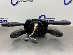 Używane Przelacznik Combi kolumny kierownicy Peugeot 206+ (2L/M) 1.4 XS Cena € 125,00 Procedura marży oferowane przez Gebr Opdam B.V.