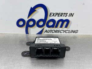 Begagnade PDC-modul Opel Zafira (M75) 2.2 16V Direct Ecotec Pris € 50,00 Marginaltabell erbjuds av Gebr Opdam B.V.