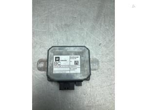 Begagnade Navigeringsmodul Opel Corsa E 1.0 SIDI Turbo 12V Pris € 30,00 Marginaltabell erbjuds av Gebr Opdam B.V.