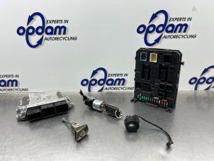 Używane Komputer sterowania silnika Citroen C4 Picasso (UD/UE/UF) 1.6 HDiF 16V 110 Cena € 350,00 Procedura marży oferowane przez Gebr Opdam B.V.