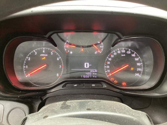 Växellåda från en Opel Combo Cargo 1.5 CDTI 130 2021