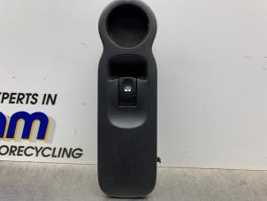 Begagnade Brytare, eldrivna fönster Renault Modus/Grand Modus (JP) 1.2 16V Quickshift Pris € 20,00 Marginaltabell erbjuds av Gebr Opdam B.V.