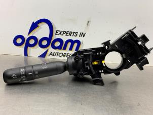 Gebruikte Richtingaanwijzer Schakelaar Kia Picanto (JA) 1.0 DPI 12V Prijs € 45,00 Margeregeling aangeboden door Gebr Opdam B.V.